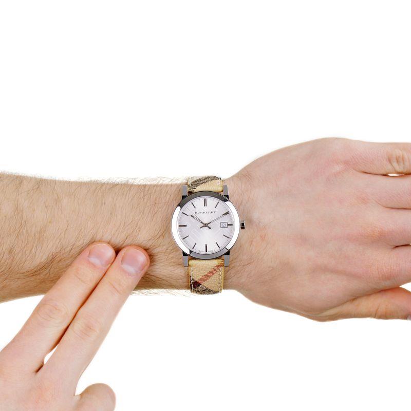 Burberry BU9025 Die City Haymarket Check Damen Uhr Burberry BU9025 Die City Haymarket Check Damen Uhr